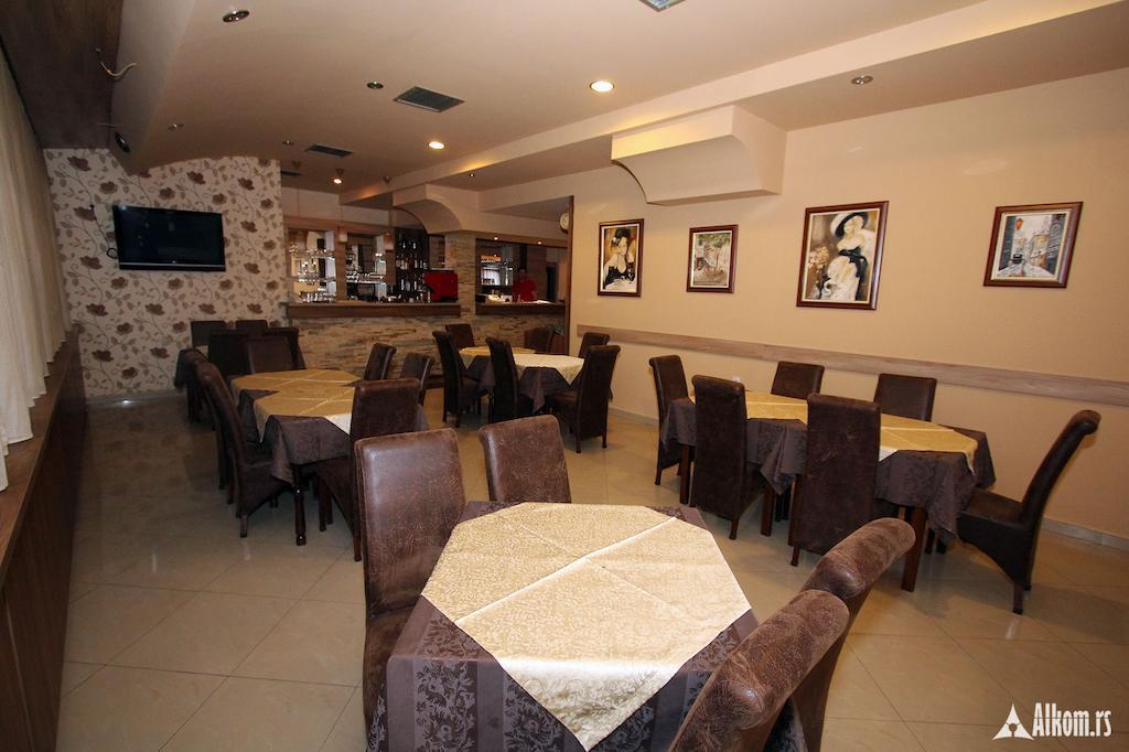 Hotel Extra Lion Md Ni Exterior foto