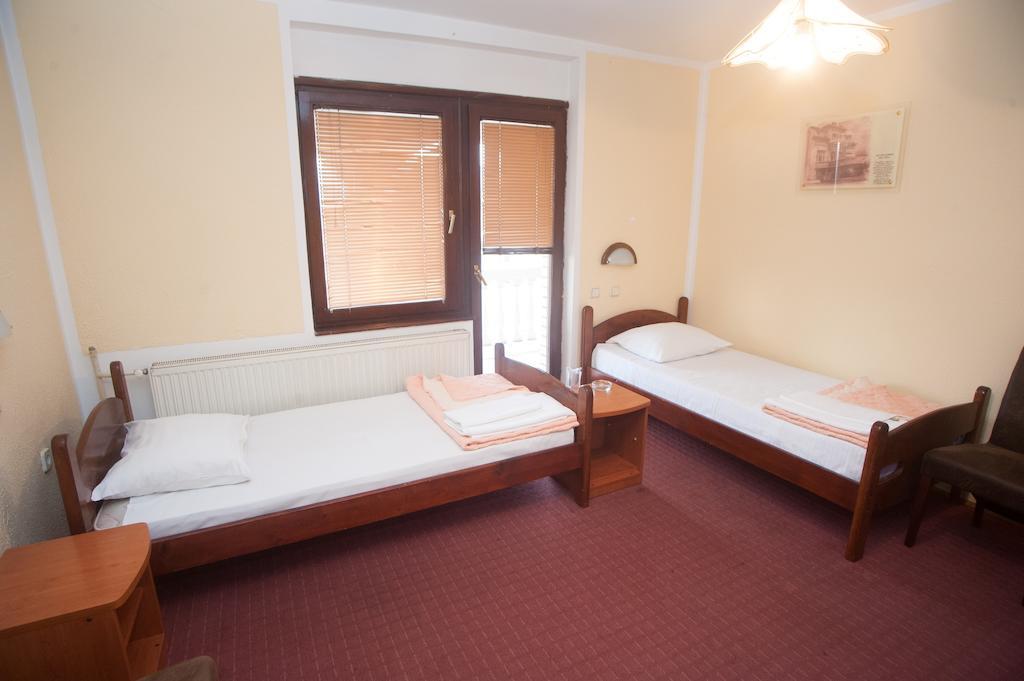 Hotel Extra Lion Md Ni Exterior foto