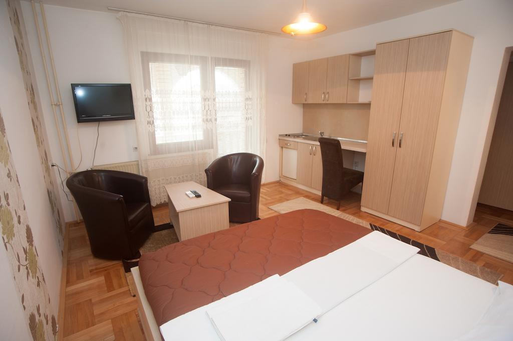 Hotel Extra Lion Md Ni Cameră foto